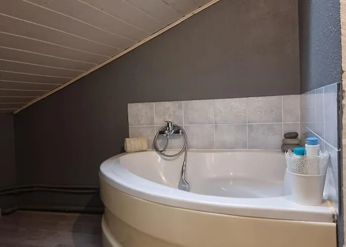 Maison Cosy 7 Minutes Des Frontieres Nyaraló *